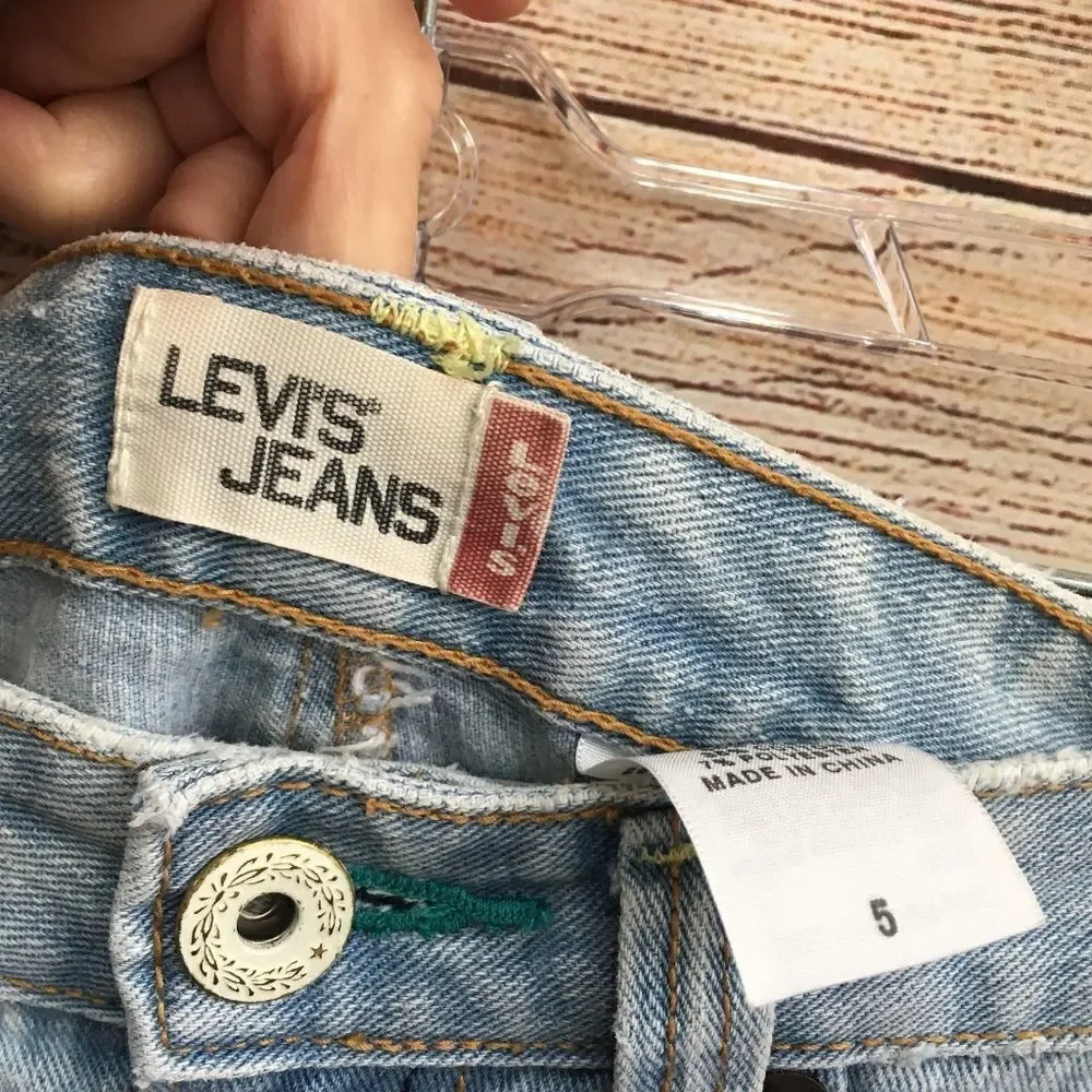 LEVIS DISTRESSED JEAN SKIRT‎